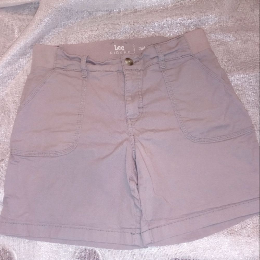 Lee Riders midrise shorts size Large